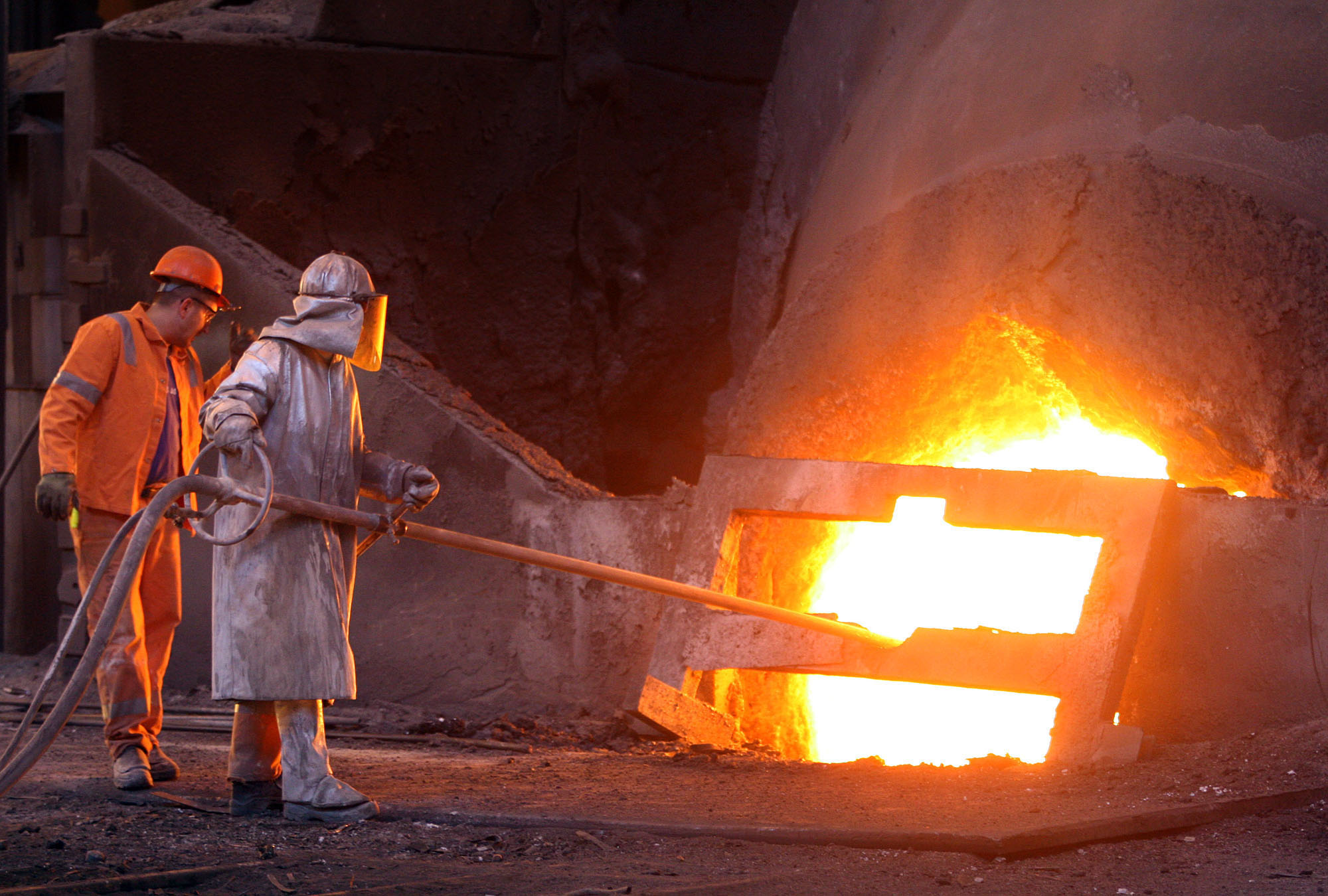 ЕКОНОМИСТИ ТВРДЕ ДА ЈЕ ДОБРО ШТО СЕ СРБИЈА НАШЛА У ФОКУСУ ИСТОЧНОГ ЗМАЈА: Везе са Кином вреде више од 7 милијарди $